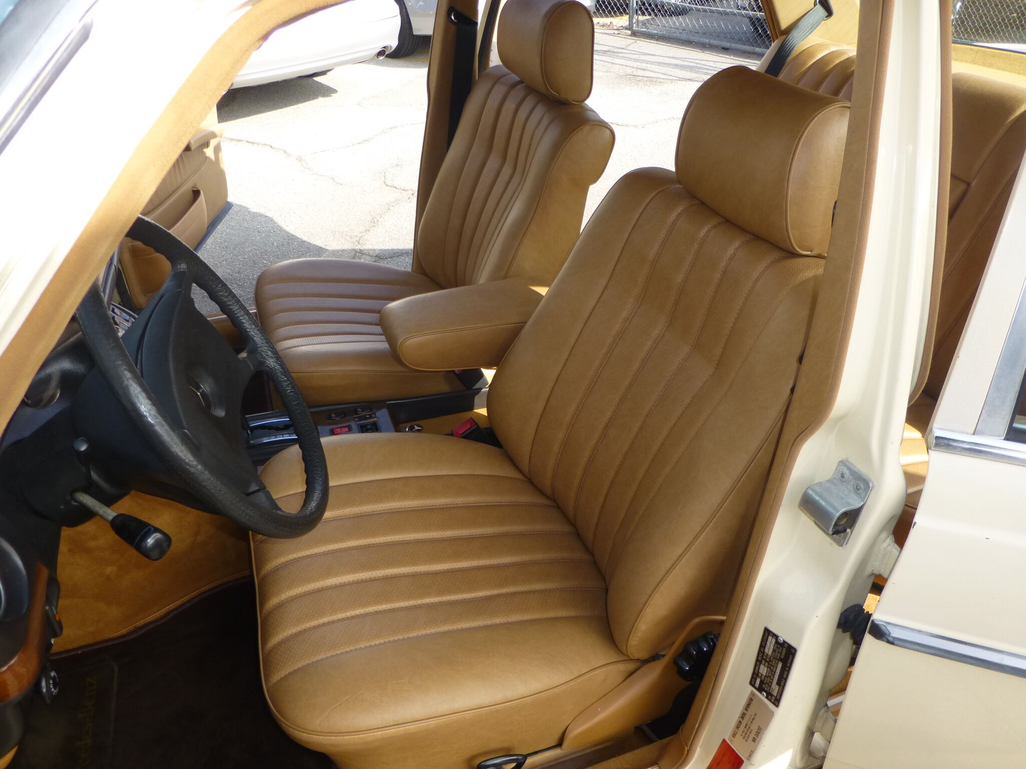 Mercedes Benz W123 1977-1985 200