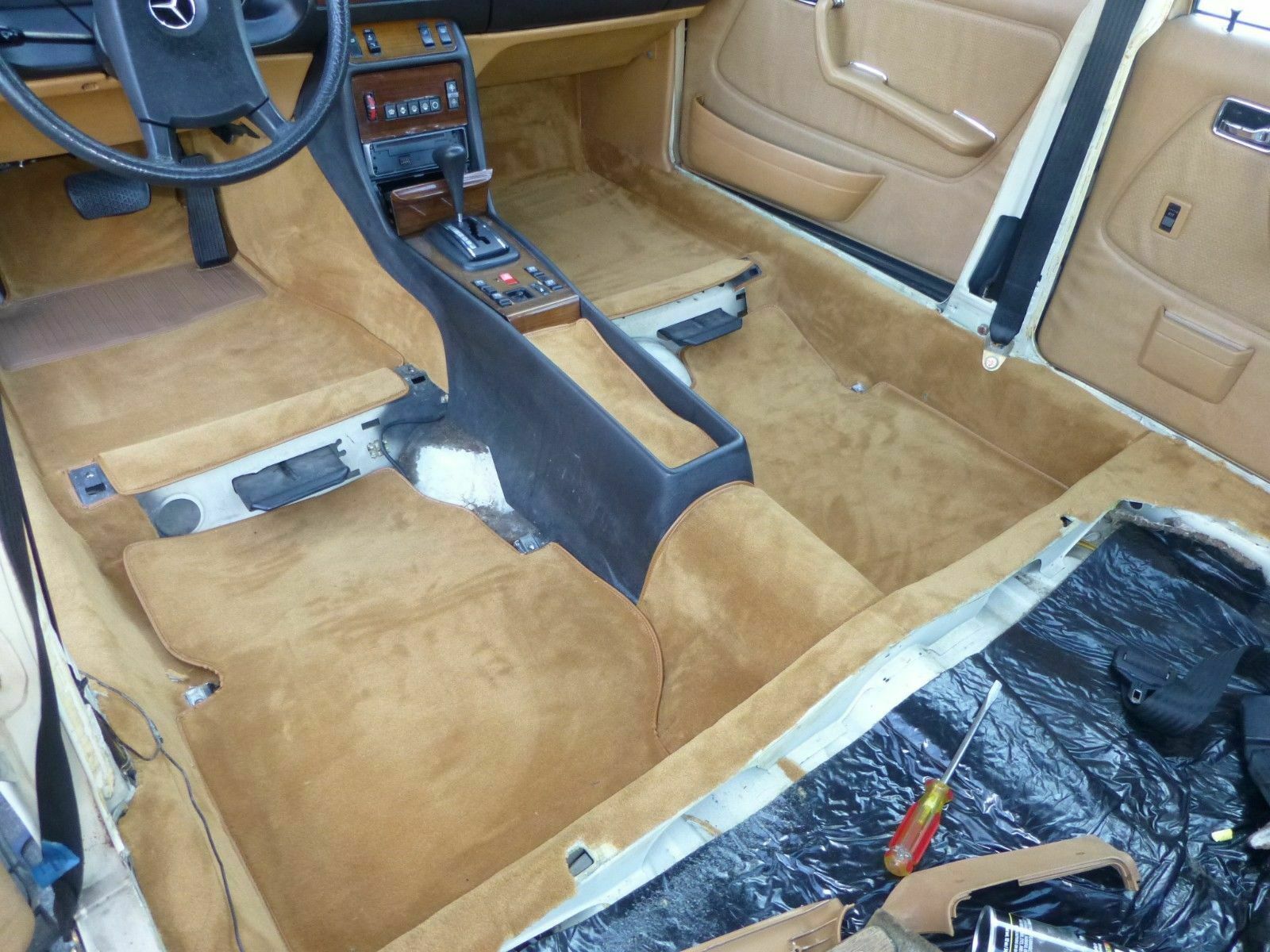 Mercedes Benz W123 1977-1985 200, 200D, 230E, 230T, 230TE, 240D, 240TD, 250, 250TD, 280, 280E, 280CE, 280TE, 300D, 300CD, 300TD , Interior Carpet Kit