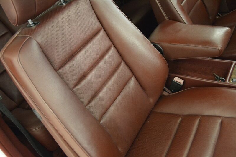 Mercedes Benz W126 380SEC